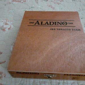 Aladino Elegante empty all wood cigar box